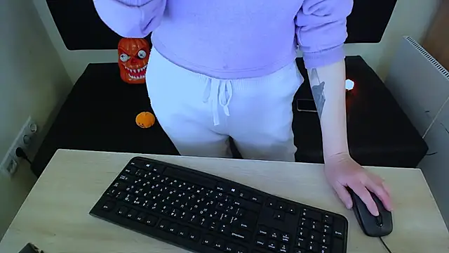 Snapshot of LaimaV_ chatting on 31, 10, 2025 LaimaV online show from 31, 10, 2025