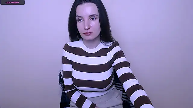 Snapshot of LaimaV_ chatting on 25, 11, 2025 LaimaV online show from 25, 11, 2025