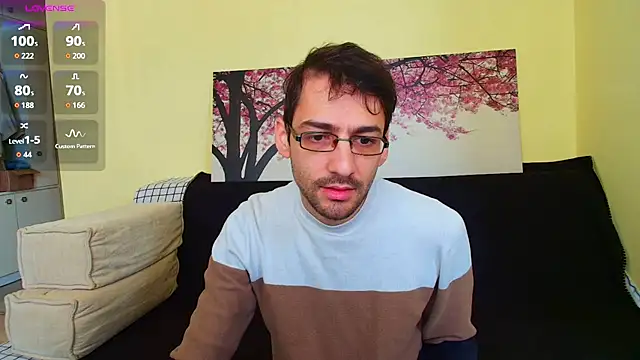 Snapshot of HungEddy chatting on 26, 11, 2025 HungEddy online show from 26, 11, 2025