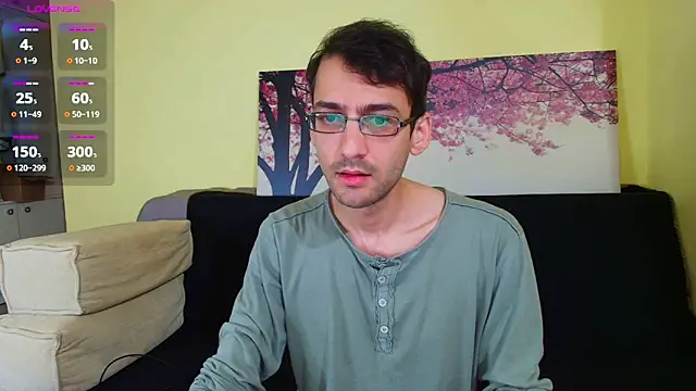 Snapshot of HungEddy chatting on 22, 11, 2025 HungEddy online show from 22, 11, 2025