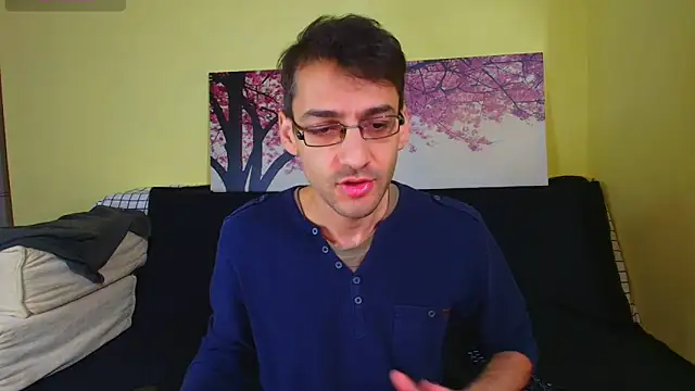 Snapshot of HungEddy chatting on 20, 10, 2025 HungEddy online show from 20, 10, 2025