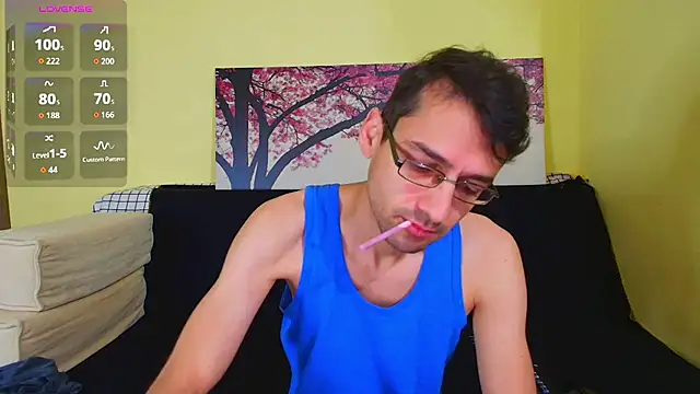 Snapshot of HungEddy chatting on 25, 10, 2025 HungEddy online show from 25, 10, 2025