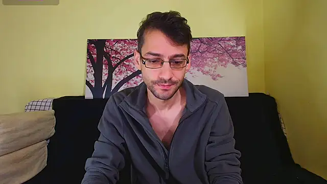 Snapshot of HungEddy chatting on 14, 10, 2025 HungEddy online show from 14, 10, 2025