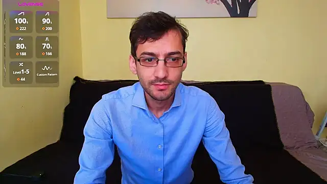 Snapshot of HungEddy chatting on 12, 11, 2025 HungEddy online show from 12, 11, 2025