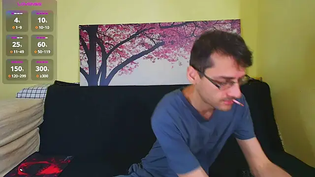 Snapshot of HungEddy chatting on 25, 10, 2025 HungEddy online show from 25, 10, 2025