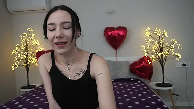 NikkiGoldSide online show from 3, 3, 2025