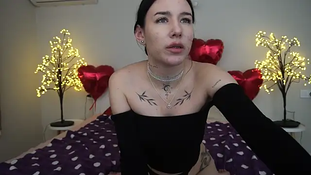 NikkiGoldSide online show from 26, 2, 2025
