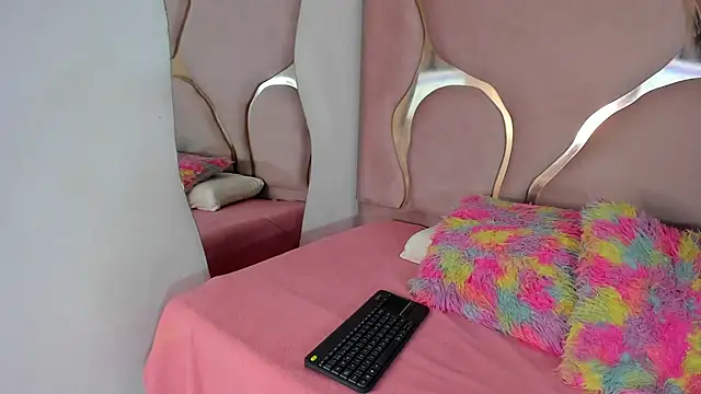 Snapshot of Sofia-candyht chatting on 5, 5, 2026 Sofia-candyht online show from 5, 5, 2026
