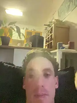 Snapshot of bradleyjamesmc chatting on 13, 2, 2025 bradleyjamesmc online show from 13, 2, 2025