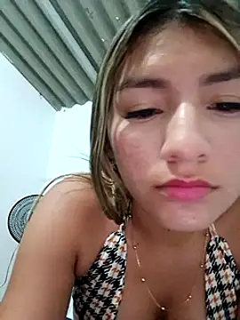 Snapshot of GIRL_DONCELLA chatting on 11, 1, 2025 GIRL DONCELLA online show from 11, 1, 2025
