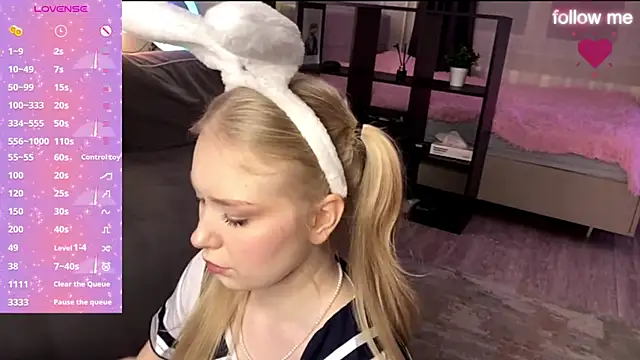 Snapshot of SweetDarcy chatting on 5, 12, 2024 SweetDarcy online show from 5, 12, 2024