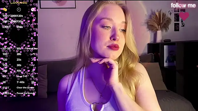 Snapshot of SweetDarcy chatting on 28, 9, 2025 SweetDarcy online show from 28, 9, 2025