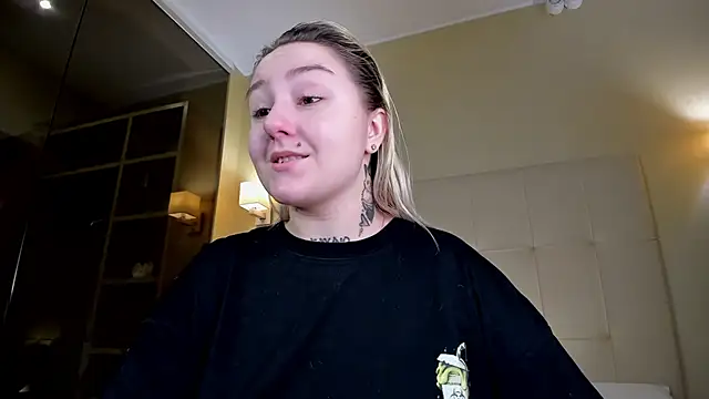 Debbie Taylor online show from 21, 11, 2025