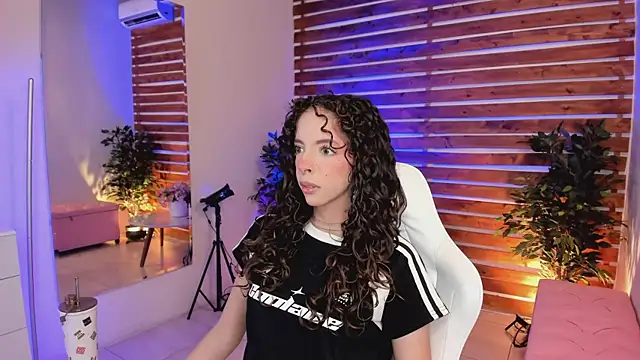 Sapphire Venuss online show from 13, 3, 2026