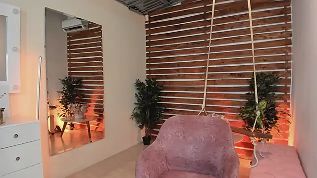 Sapphire Venuss online show from 27, 2, 2025