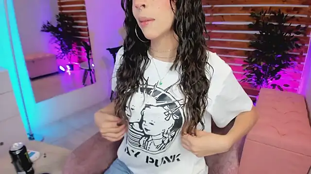 Sapphire Venuss online show from 7, 2, 2026