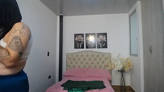 lily f00x online show from 25, 3, 2026