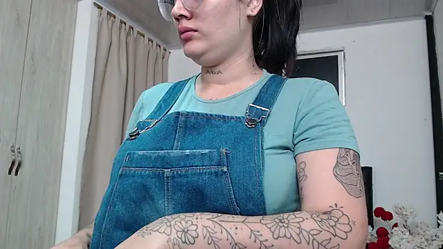lily f00x online show from 6, 3, 2026