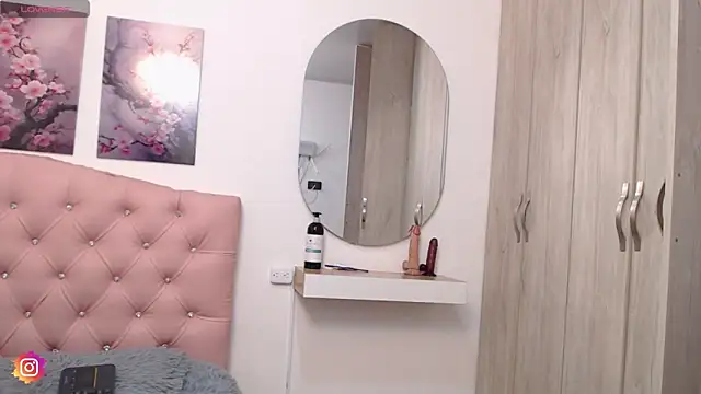 lily f00x online show from 12, 1, 2026