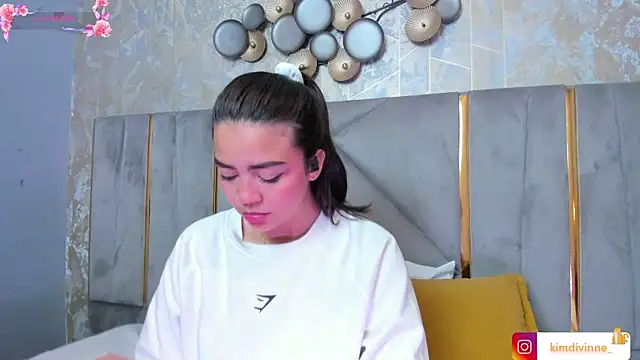 KimDevinne online show from 19, 11, 2025