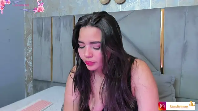 KimDevinne online show from 22, 10, 2025