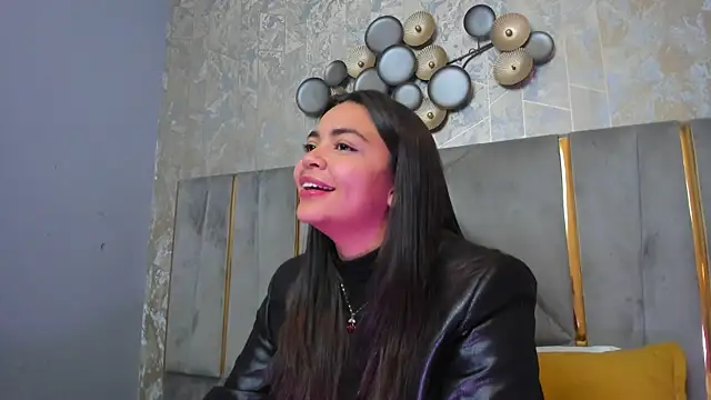 KimDevinne online show from 23, 11, 2025