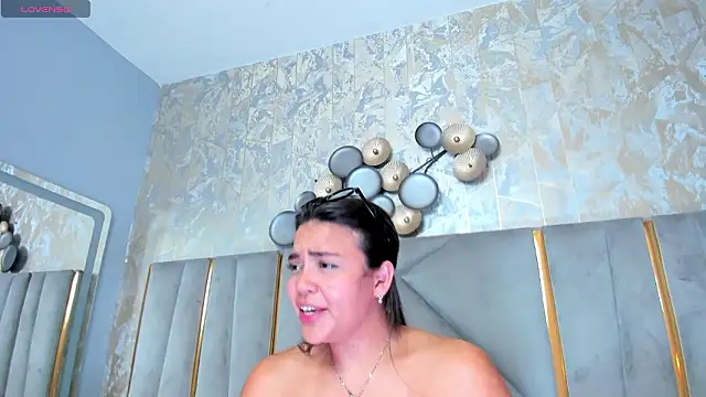 KimDevinne online show from 8, 2, 2026