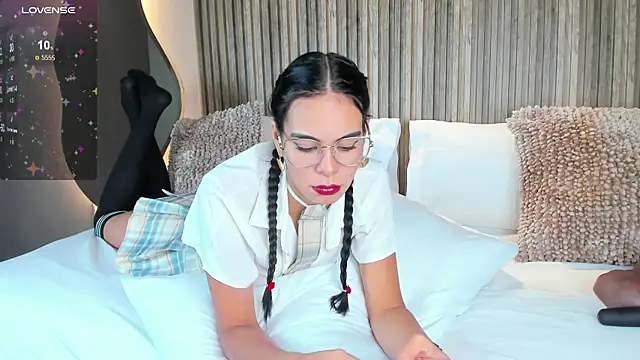 AnahinClar online show from 12, 11, 2025