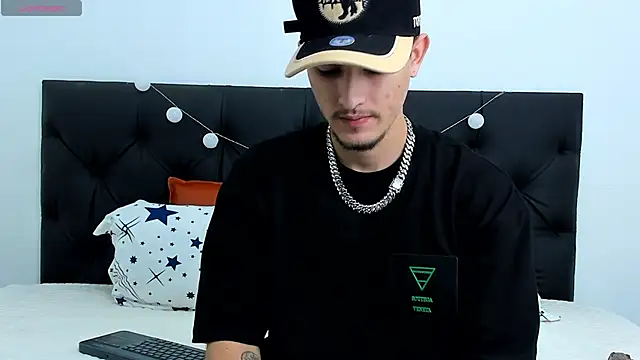 Snapshot of PhilipRich chatting on 3, 1, 2025 PhilipRich online show from 3, 1, 2025