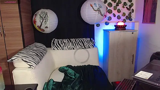 Snapshot of mariangel_tattooed_barbie chatting on 1, 3, 2025 mariangel tattooed barbie online show from 1, 3, 2025