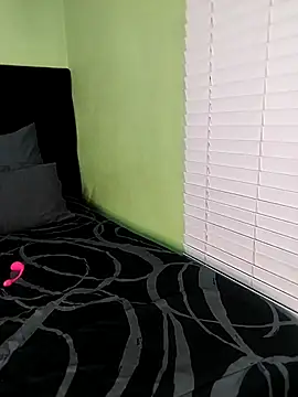 ThickPearlx23 online show from 5, 12, 2025