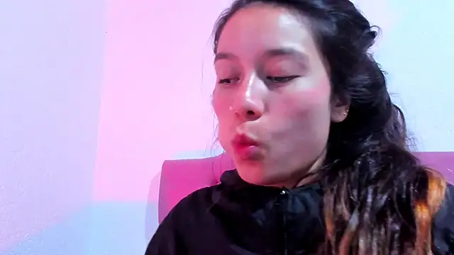 Snapshot of teffy_lee chatting on 18, 2, 2025 teffy lee online show from 18, 2, 2025