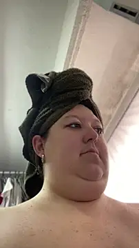 Chloee ep online show from 8, 4, 2026