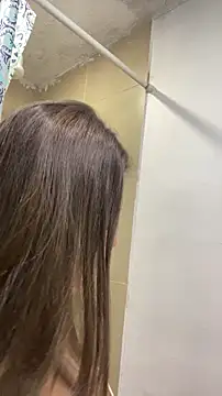 Chloee ep online show from 5, 4, 2026