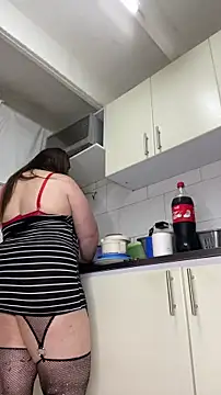 Chloee ep online show from 9, 11, 2025