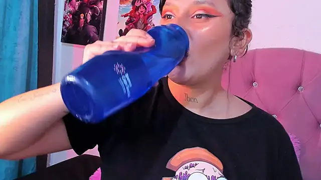 Snapshot of Mila_nixon02 chatting on 2, 10, 2025 Mila nixon02 online show from 2, 10, 2025