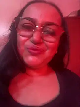 Gia Nahomi online show from 9, 1, 2025