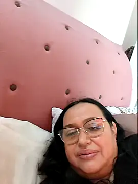Gia Nahomi online show from 4, 2, 2025