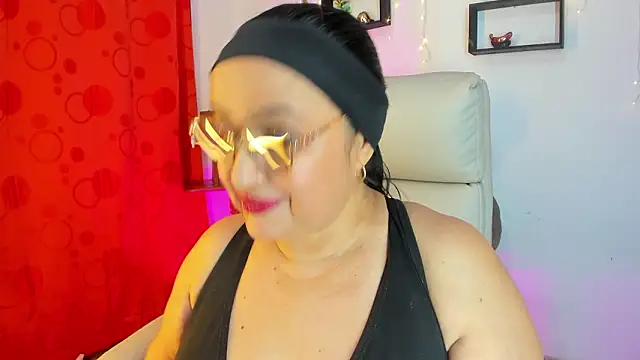 Gia Nahomi online show from 7, 2, 2026