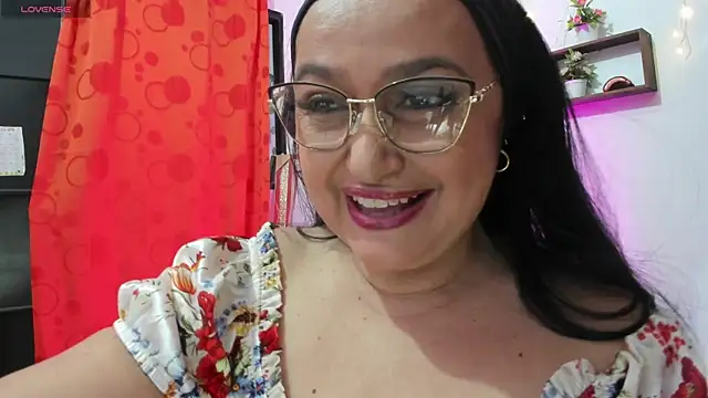 Gia Nahomi online show from 6, 1, 2026