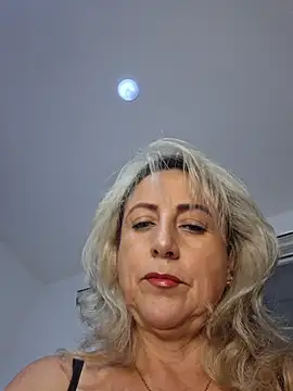 Snapshot of almaluna7 chatting on 2, 7, 2026 almaluna7 online show from 2, 7, 2026