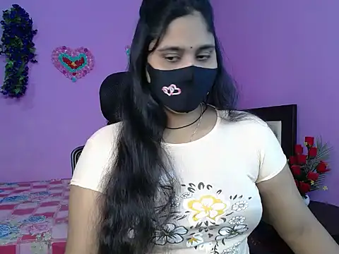 Hot Maleka online show from 5, 4, 2026