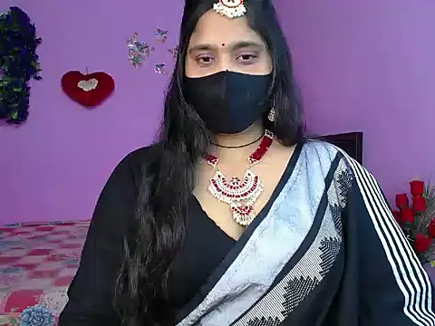 Snapshot of Hot_Maleka chatting on 4, 5, 2026 Hot Maleka online show from 4, 5, 2026