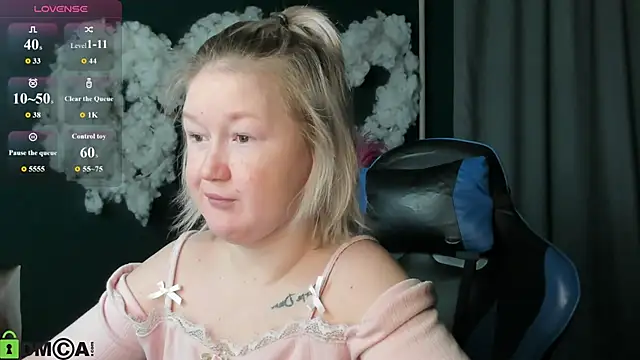 Snapshot of Sara_Robinson chatting on 18, 6, 2026 Sara Robinson online show from 18, 6, 2026