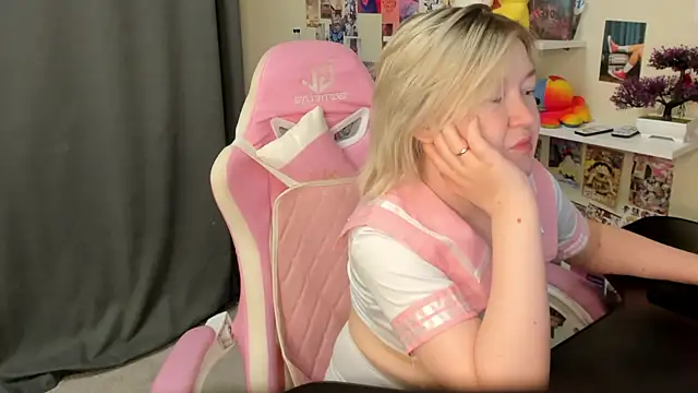Snapshot of Sara_Robinson chatting on 1, 7, 2026 Sara Robinson online show from 1, 7, 2026