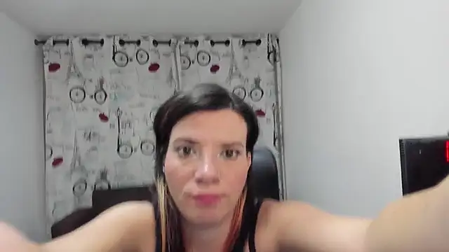 Snapshot of DanaaRey chatting on 14, 10, 2025 DanaaRey online show from 14, 10, 2025