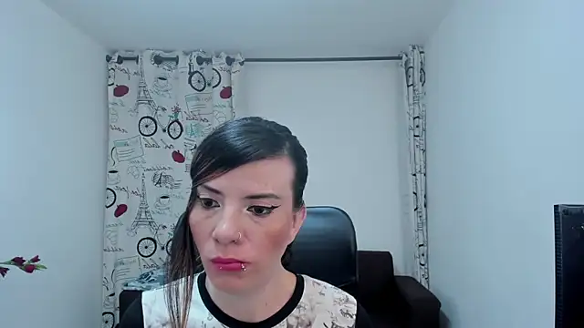 Snapshot of DanaaRey chatting on 27, 10, 2025 DanaaRey online show from 27, 10, 2025