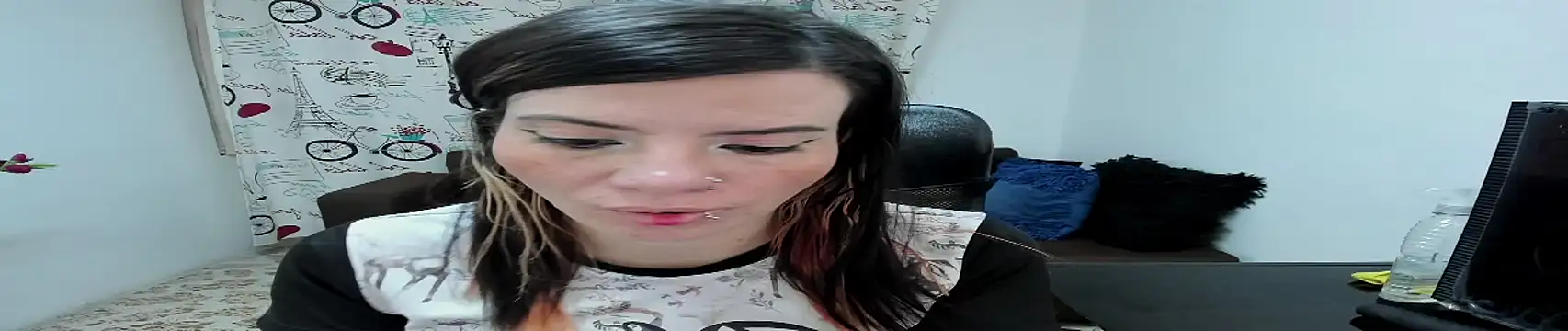 Snapshot of DanaaRey chatting on 6, 11, 2025 DanaaRey online show from 6, 11, 2025