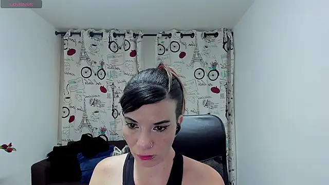 Snapshot of DanaaRey chatting on 24, 10, 2025 DanaaRey online show from 24, 10, 2025