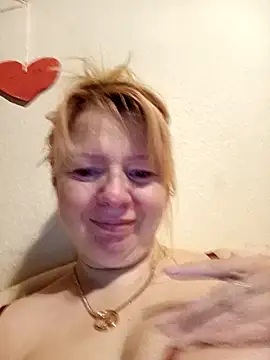 Snapshot of Lauri_scherri chatting on 1, 12, 2025 Lauri scherri online show from 1, 12, 2025